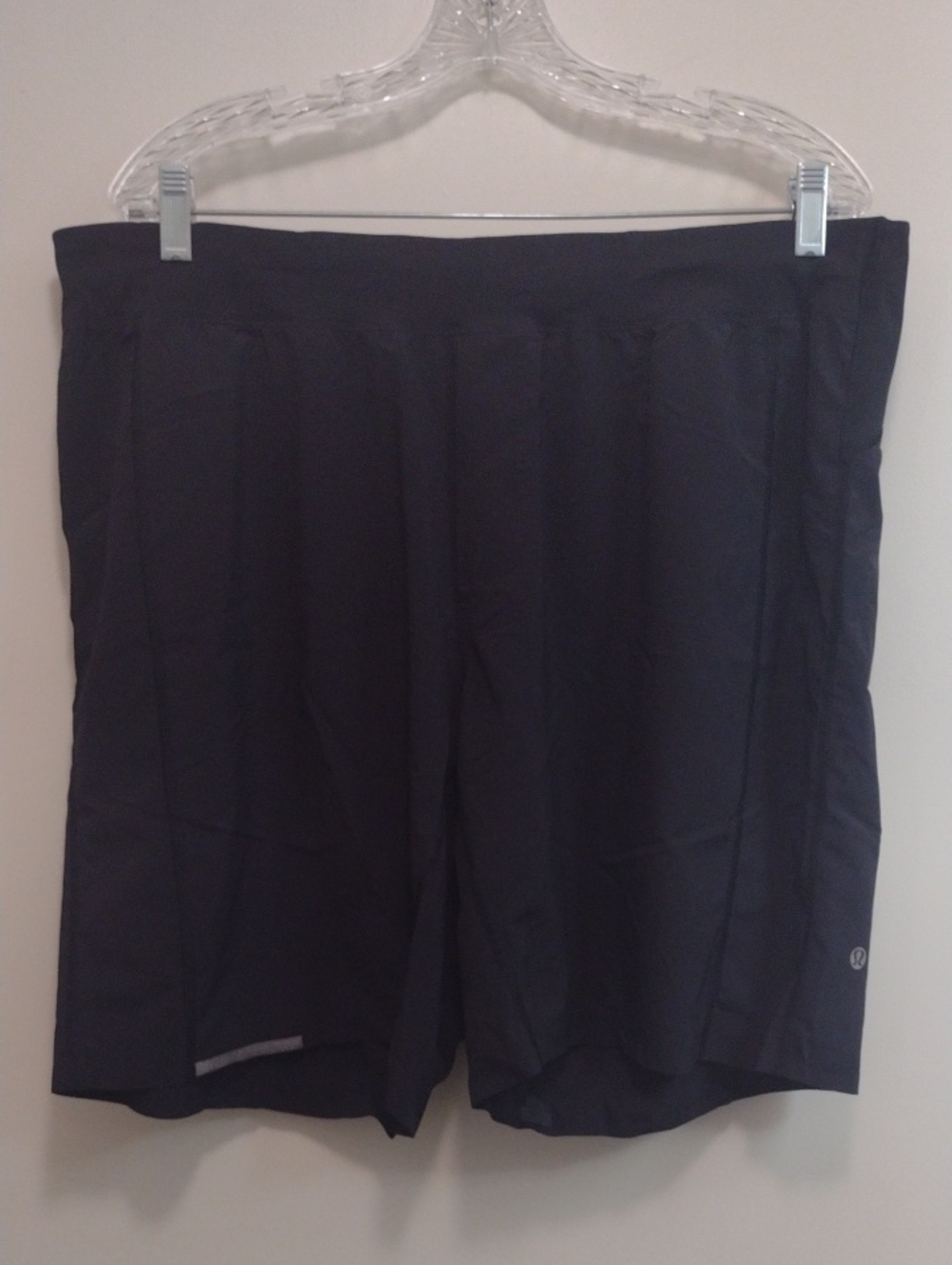 Lululemon  Men’s Black Athletic Shorts (J949)